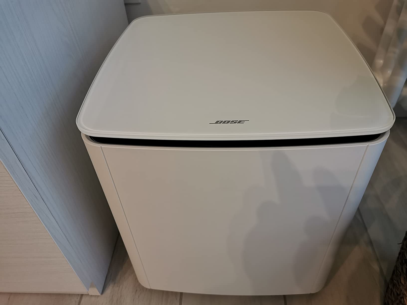 Complète parfaitement la Soundbar 700